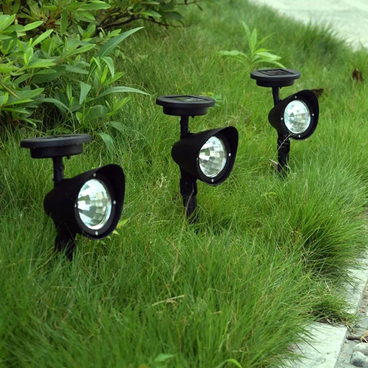 Solar Powered LED Spotlight Outdoor -IP65 Waterproof Garden Lights for Pathway,Lawn,Tree,Courtyard Decoration Landscape Lighting