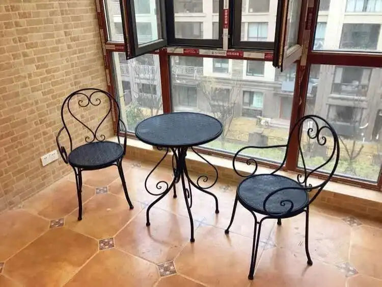 Minimalist Iron Patio Table and Chair Set