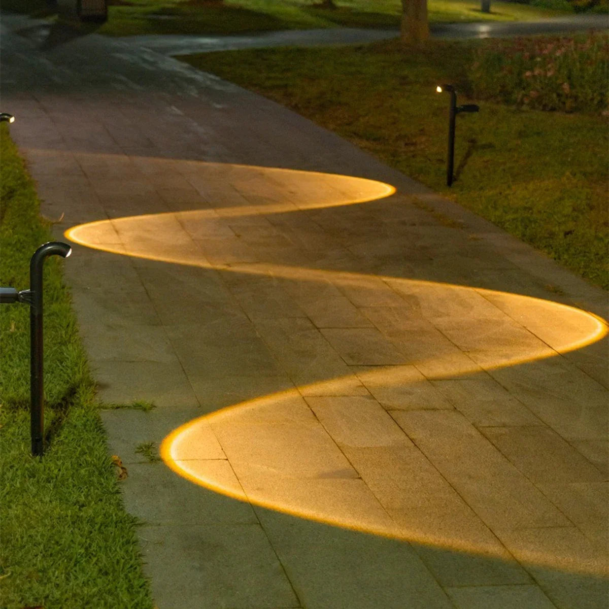 Solar Outoor Lights Warm White Light Pathway Light Waterproof Solar Power Garen Stake Lights for Walkway, Lawn, riveway Backy