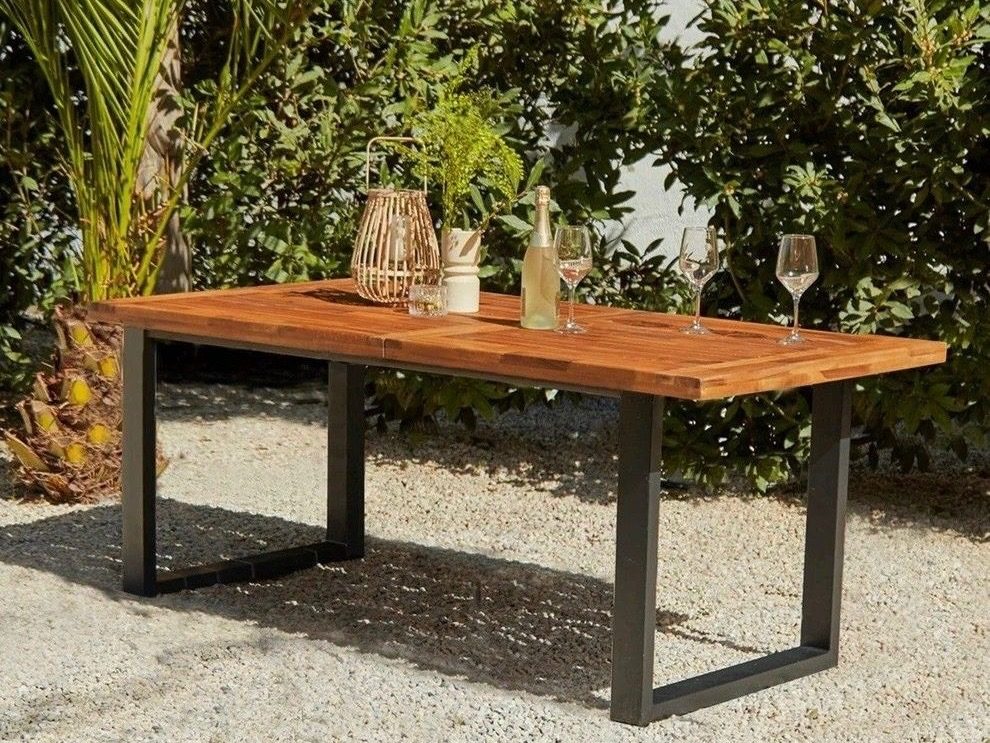 Outdoor Dining Tables